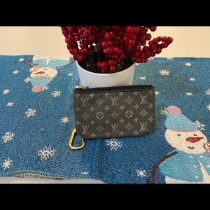 Louis Vuitton monogram mini Lin key pouch